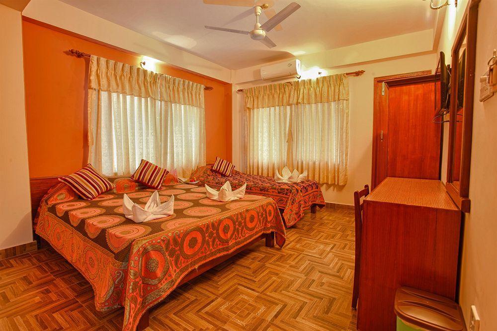 Hotel Crystal Palace Pokhara Eksteriør bilde