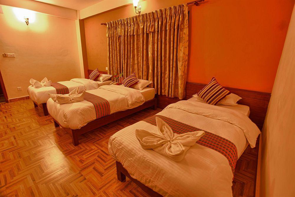 Hotel Crystal Palace Pokhara Eksteriør bilde