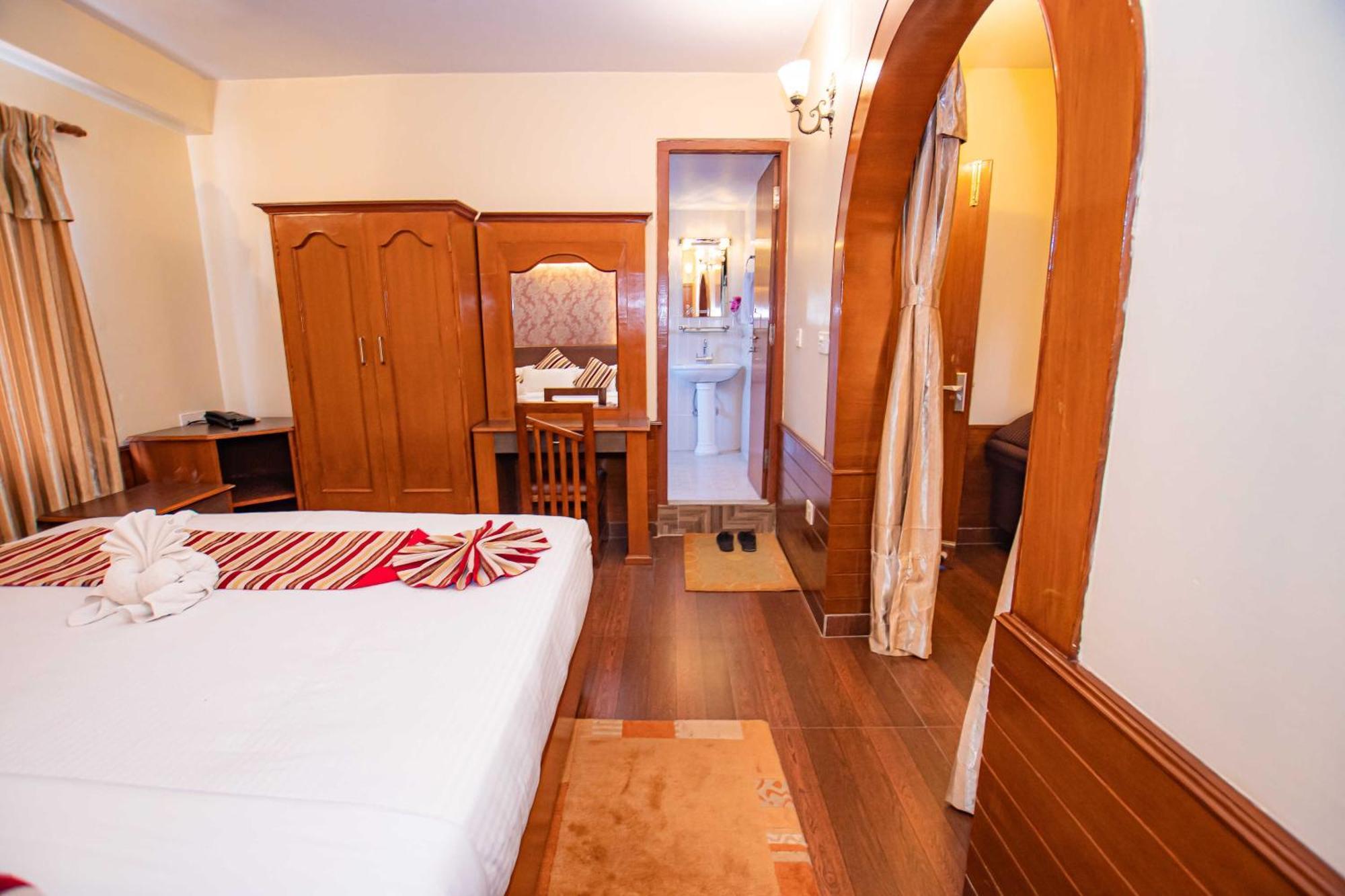 Hotel Crystal Palace Pokhara Eksteriør bilde