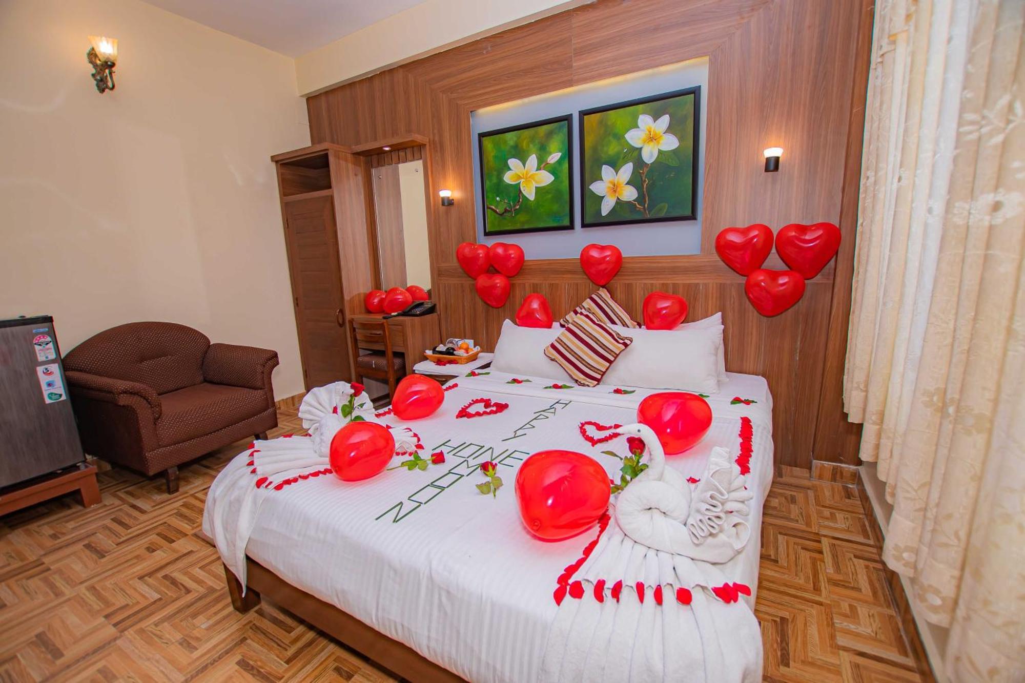 Hotel Crystal Palace Pokhara Eksteriør bilde