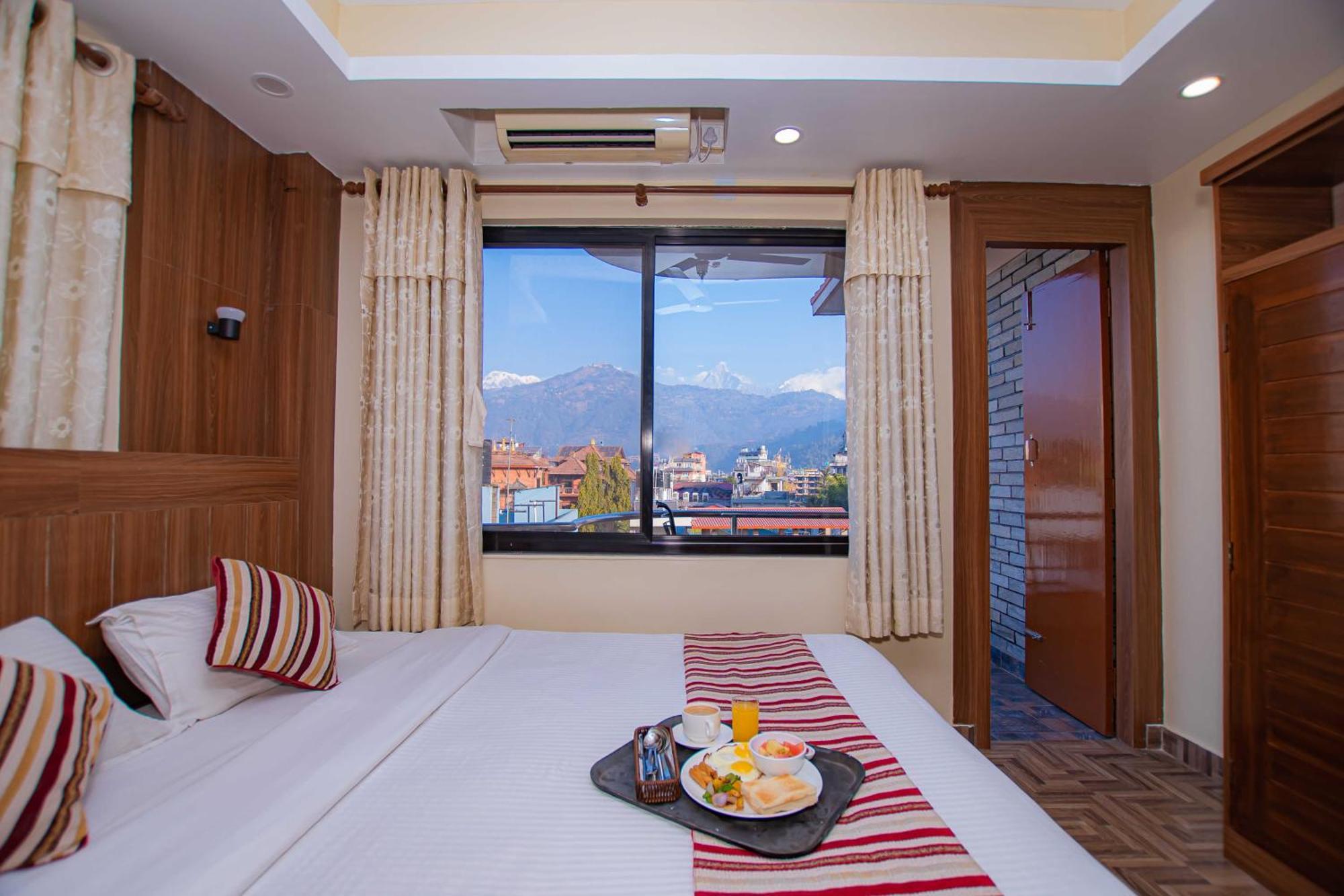 Hotel Crystal Palace Pokhara Eksteriør bilde