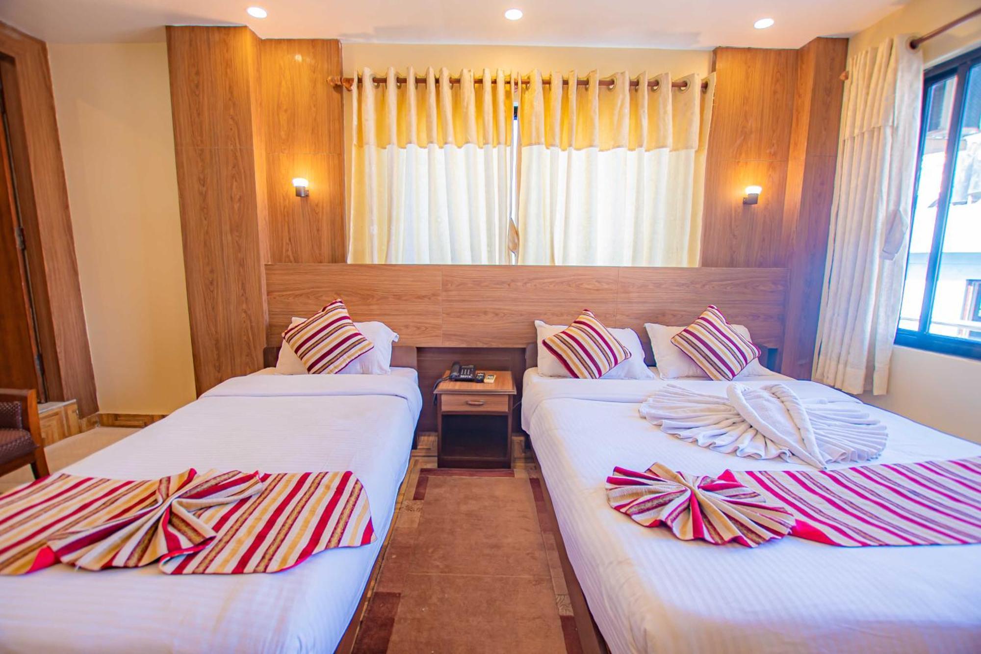 Hotel Crystal Palace Pokhara Eksteriør bilde