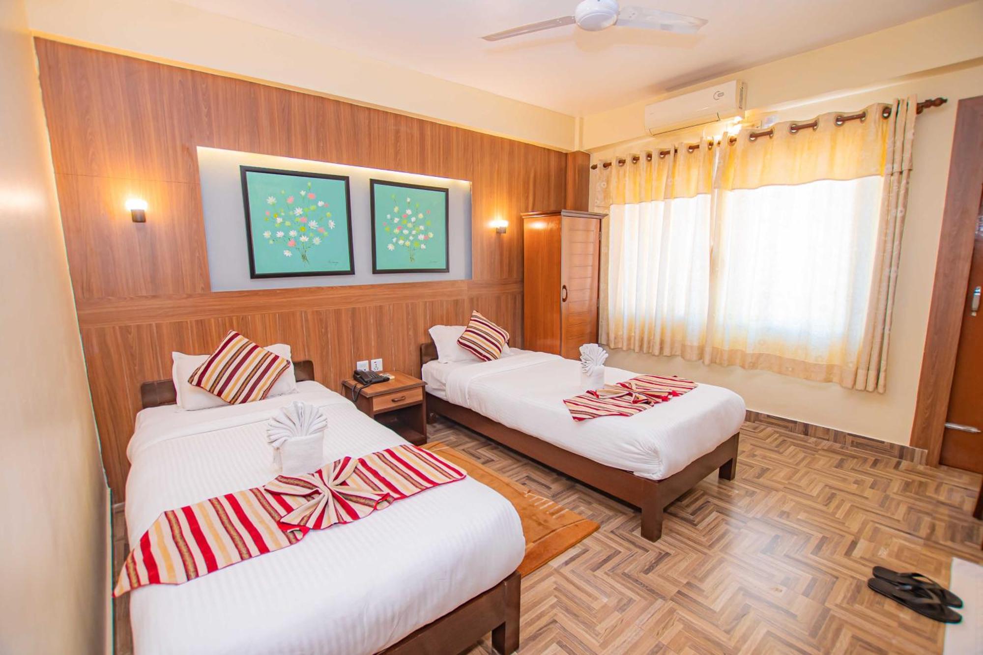 Hotel Crystal Palace Pokhara Eksteriør bilde