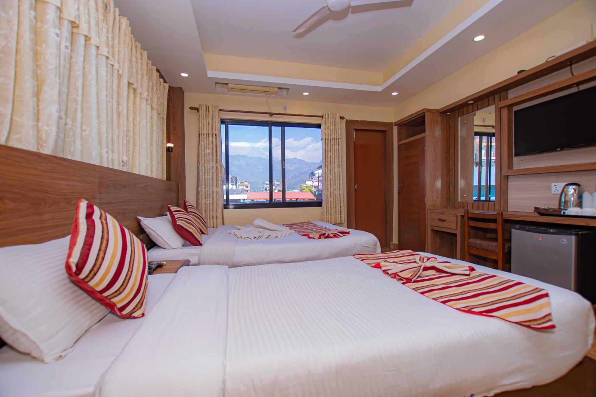 Hotel Crystal Palace Pokhara Eksteriør bilde
