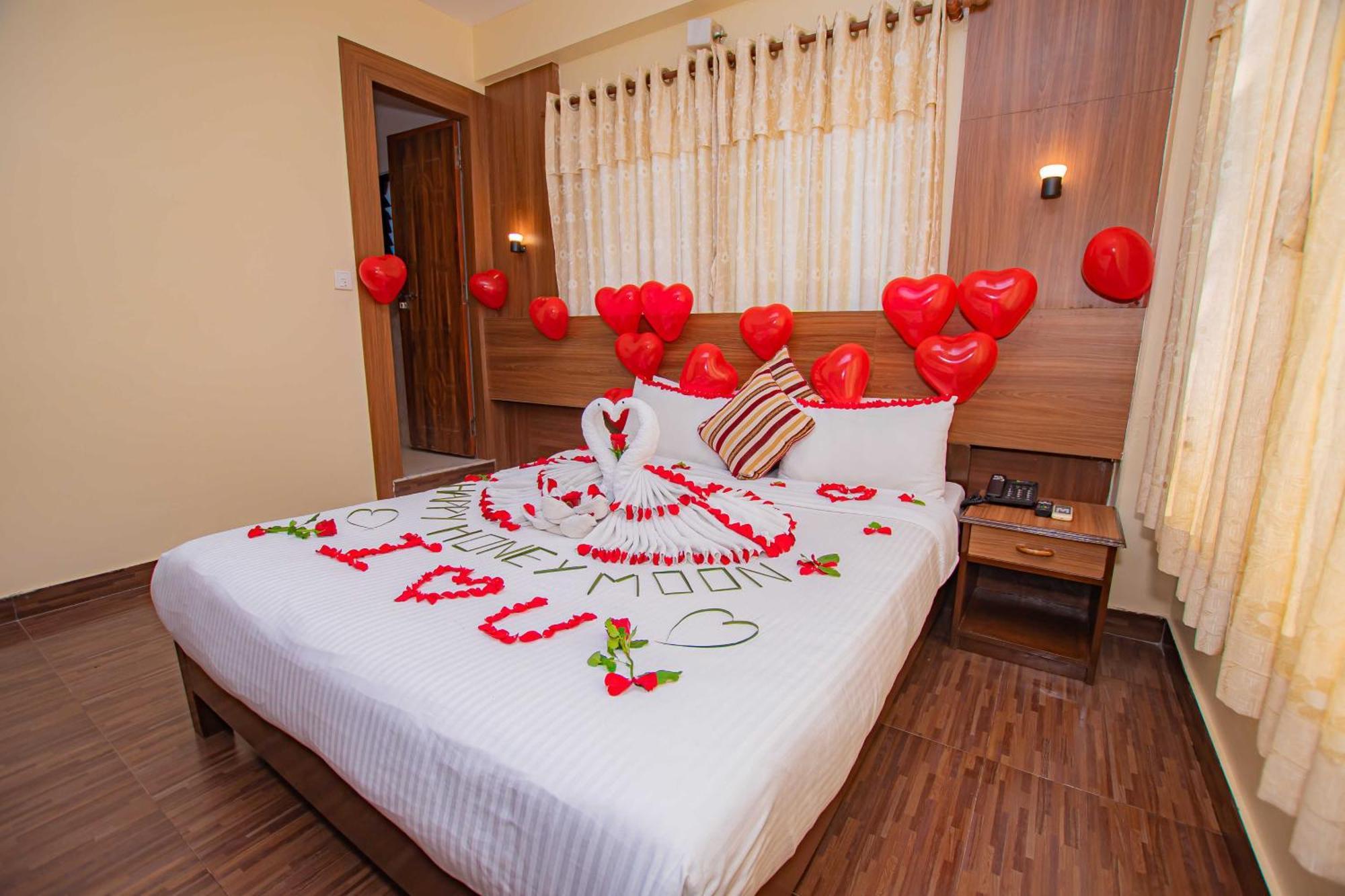 Hotel Crystal Palace Pokhara Eksteriør bilde
