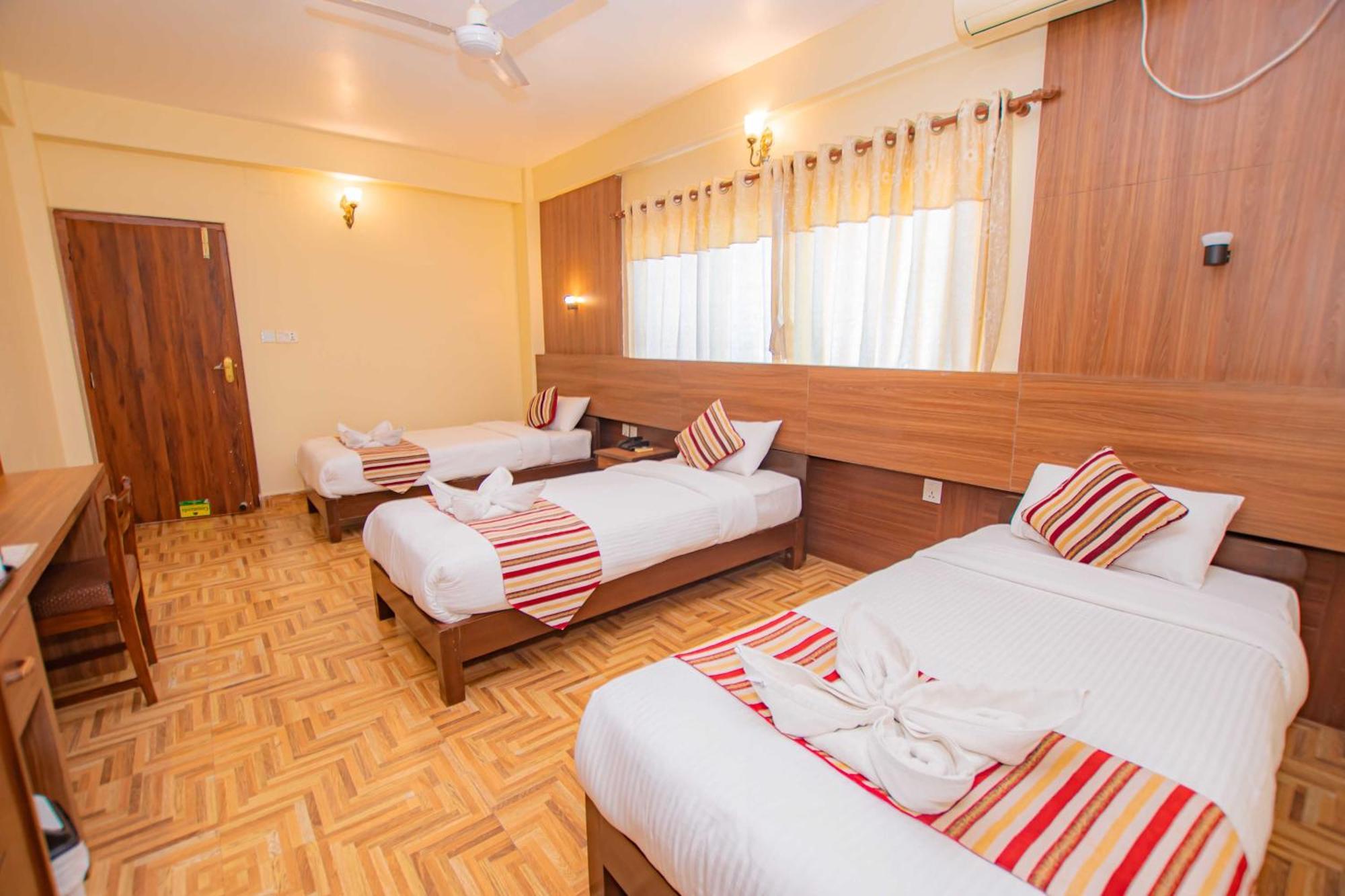 Hotel Crystal Palace Pokhara Eksteriør bilde