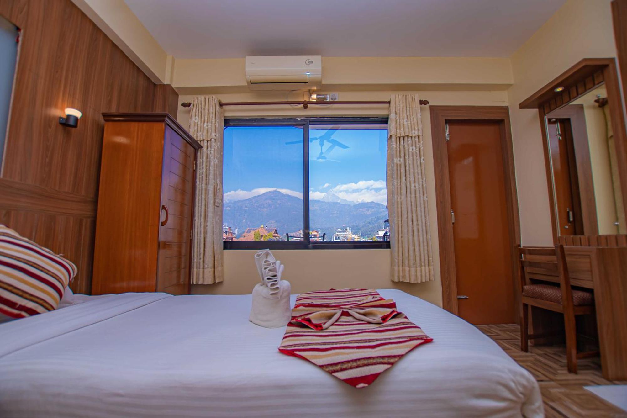 Hotel Crystal Palace Pokhara Eksteriør bilde
