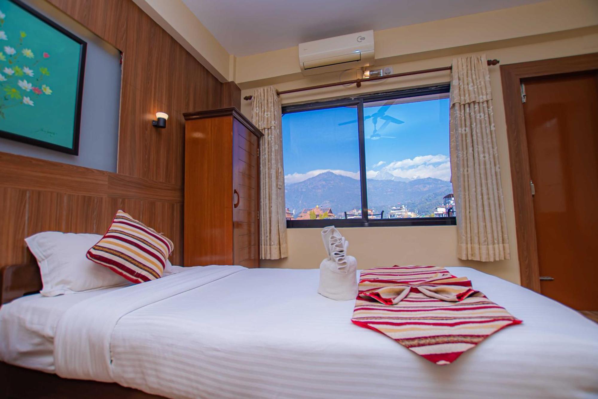 Hotel Crystal Palace Pokhara Eksteriør bilde