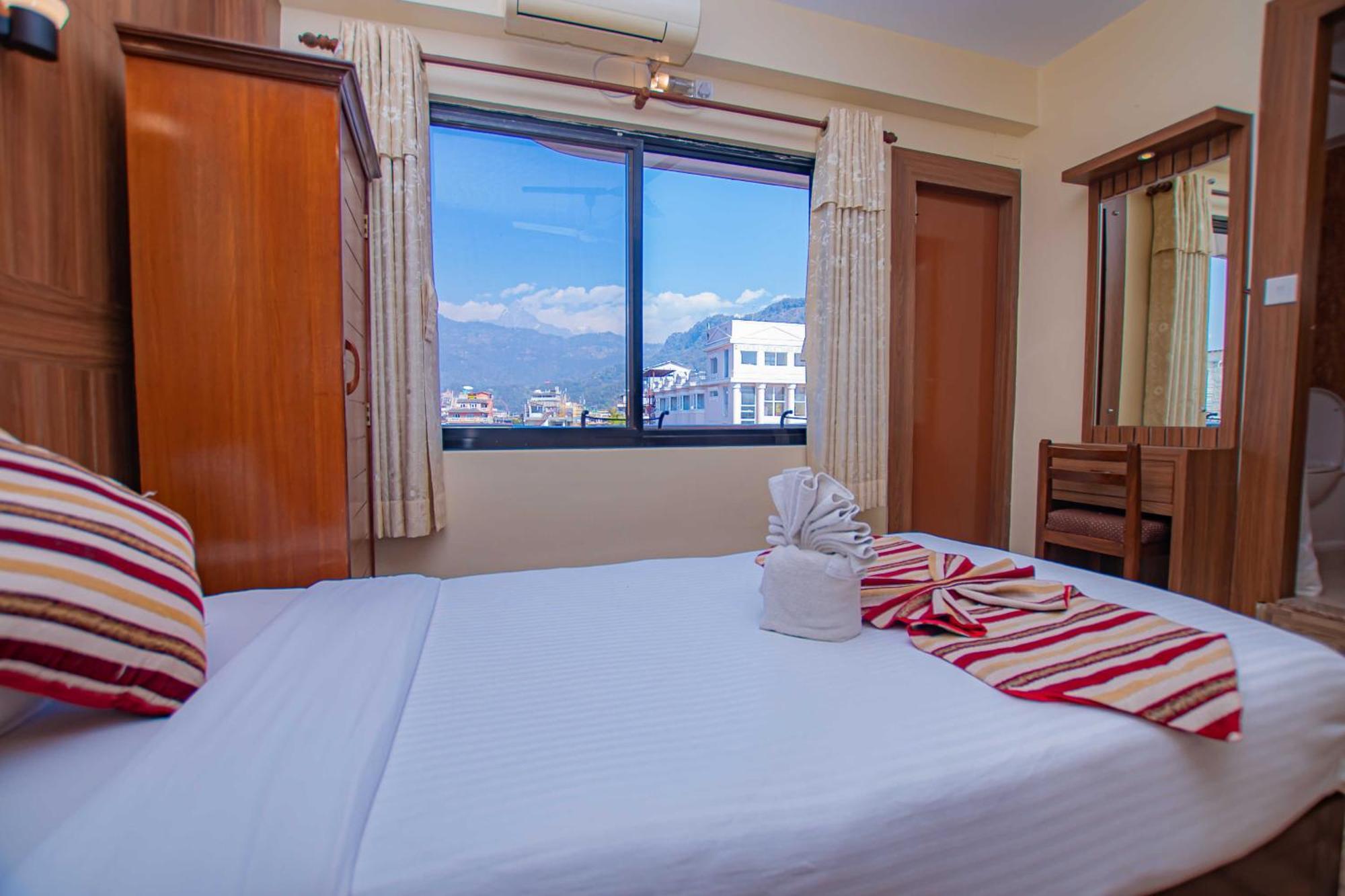Hotel Crystal Palace Pokhara Eksteriør bilde