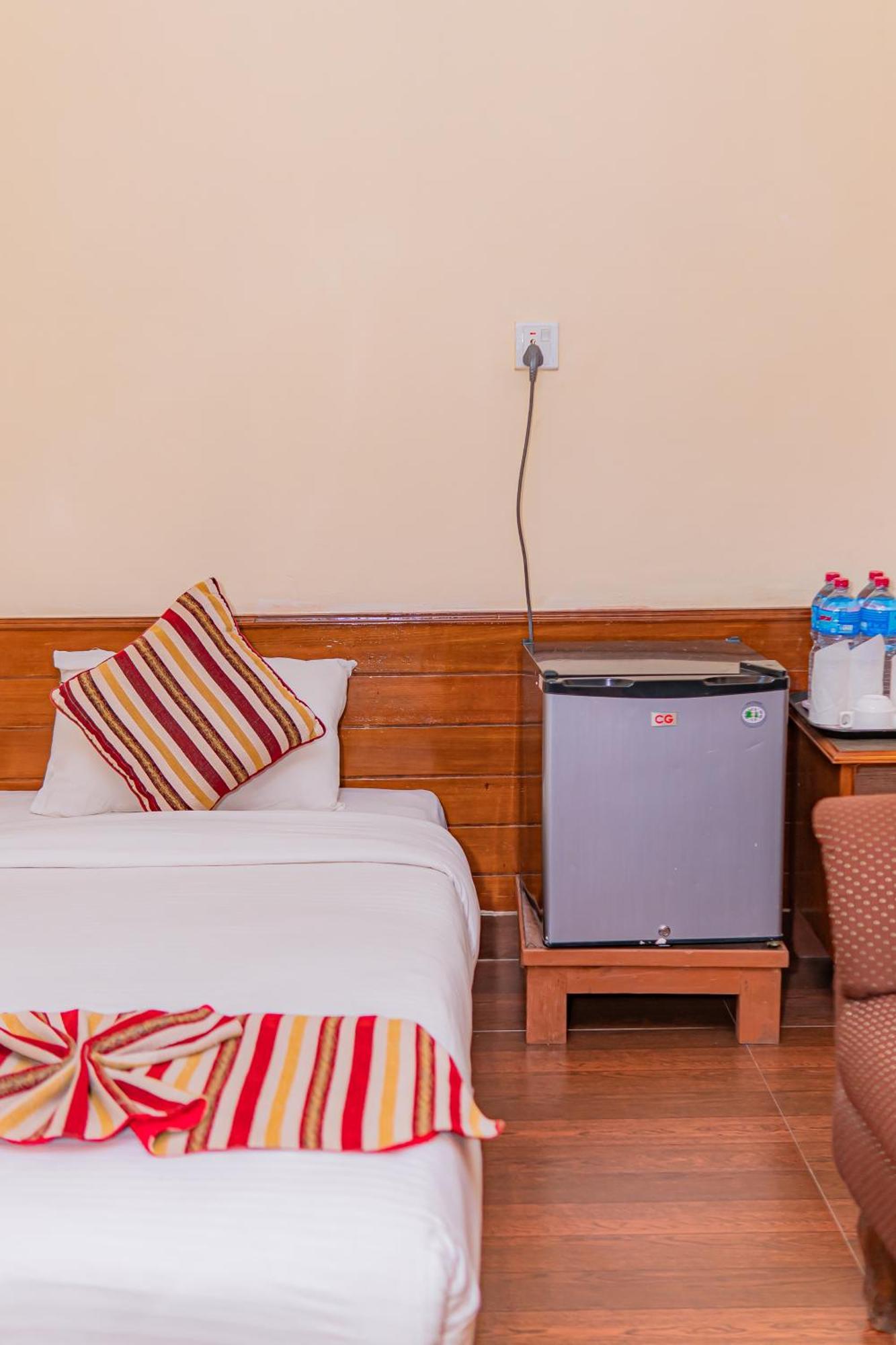 Hotel Crystal Palace Pokhara Eksteriør bilde