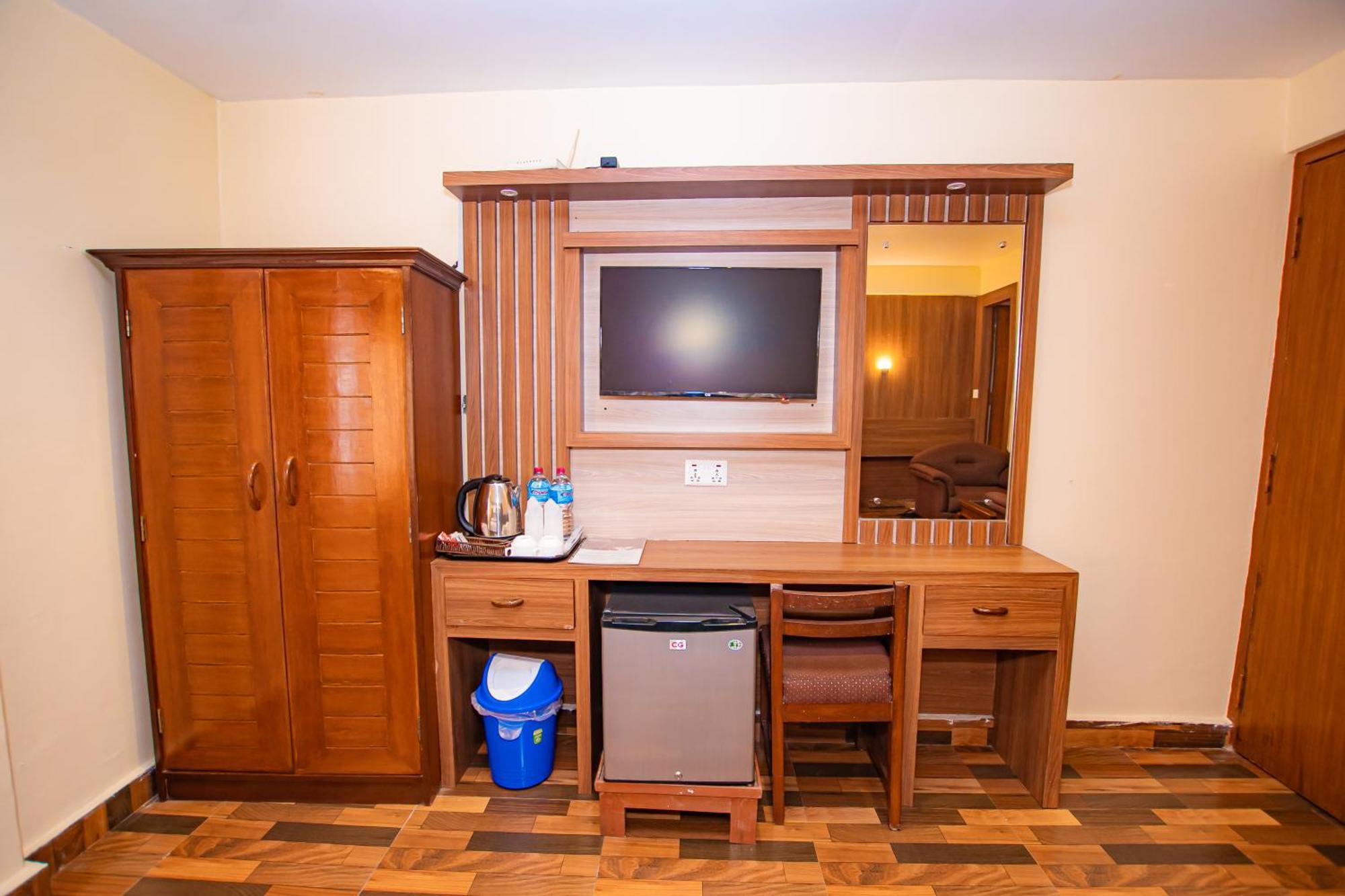 Hotel Crystal Palace Pokhara Eksteriør bilde