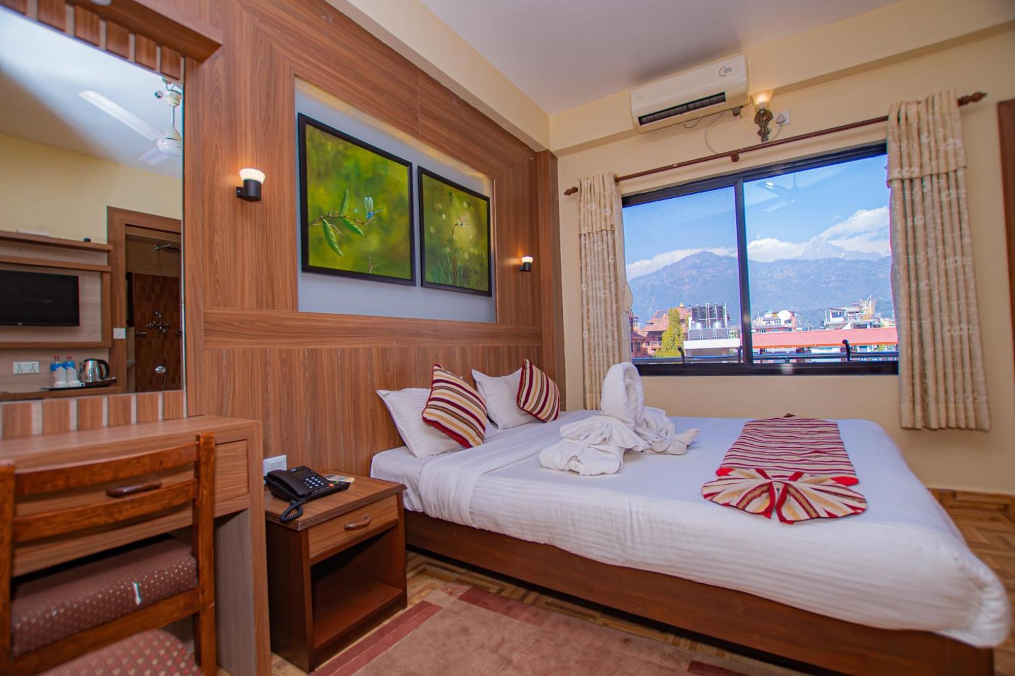 Hotel Crystal Palace Pokhara Eksteriør bilde