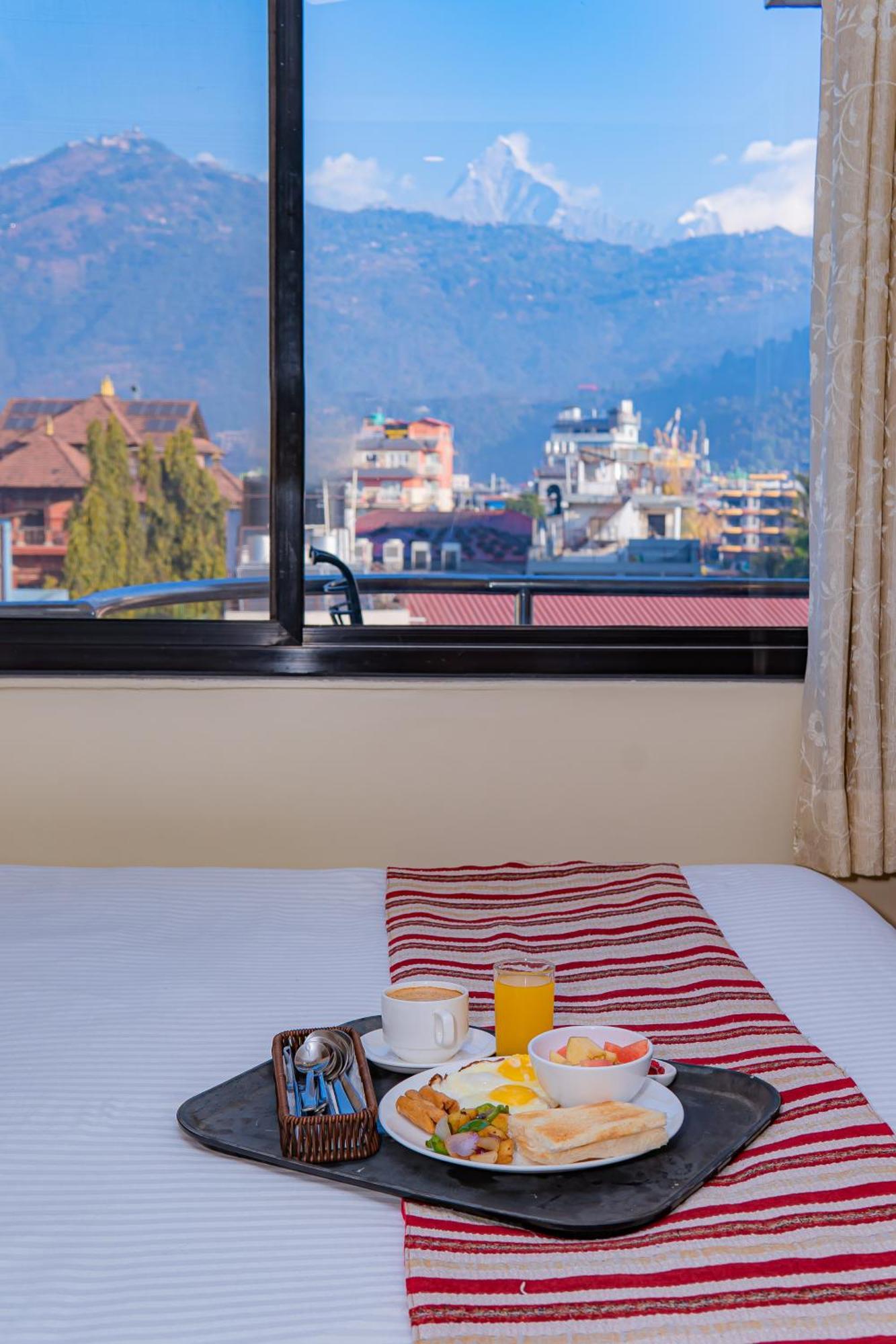 Hotel Crystal Palace Pokhara Eksteriør bilde